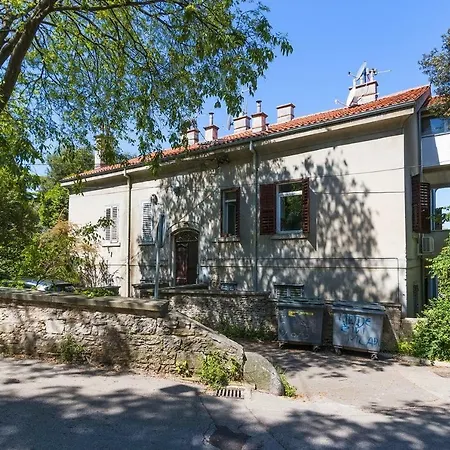 *** Lounge Terrace With The Harbour View / Centre *** 公寓