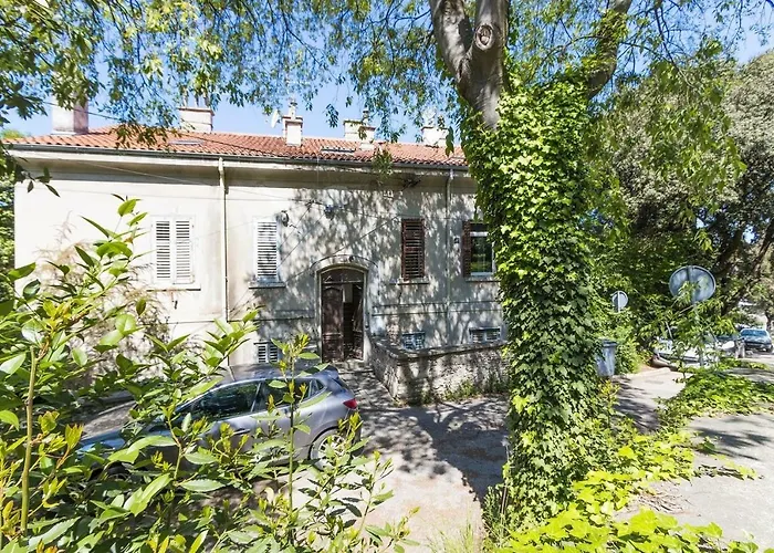 *** Lounge Terrace With The Harbour View / Centre *** Pula