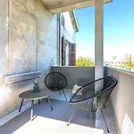 *** Lounge Terrace With The Harbour View / Centre *** Appartamento *
